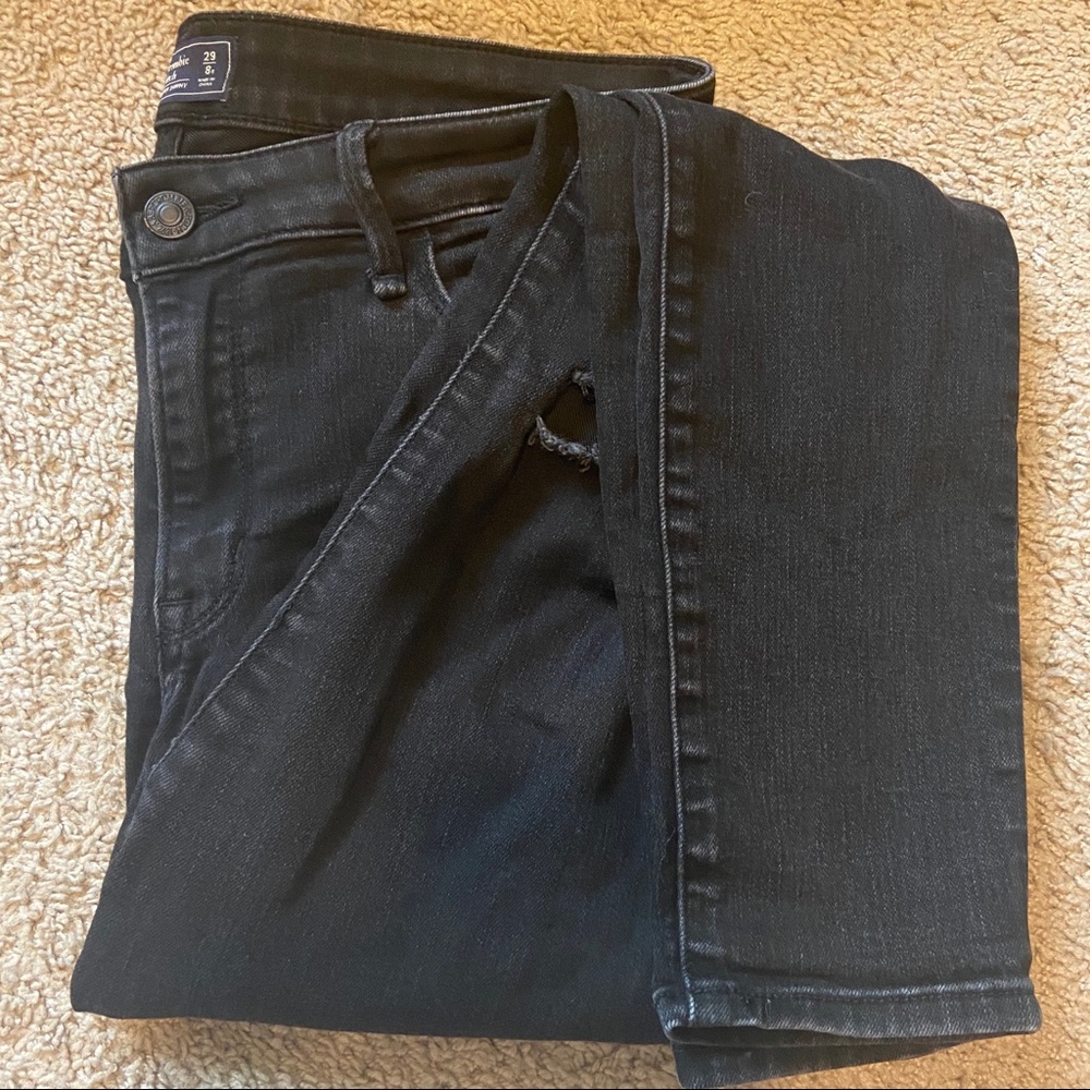 A+F Ripped Jeans